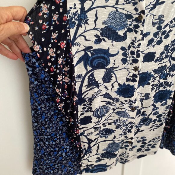 Barely used Lucky Brand Women's Blouse Size Large Mixed Print Ruffle Button Deta - Picture 4 of 6